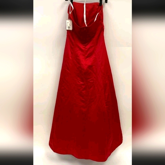DAVIDS BRIDAL APPLE RED STRAPLESS FORMAL EMBROIDERED BEADED SIDE TIER DRESS SZ12 - Picture 3 of 7